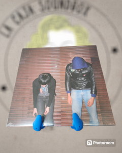 CRYSTAL CASTLES - CRYSTAL CASTLES