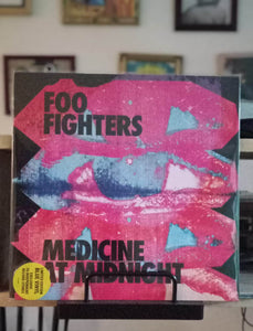 FOO FIGHTERS - MEDICINE AT MIDNIGHT (INDIE)